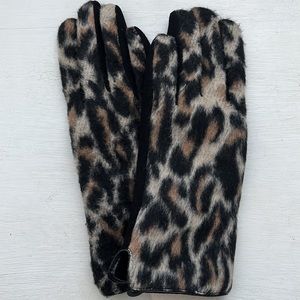 Leopard Gloves